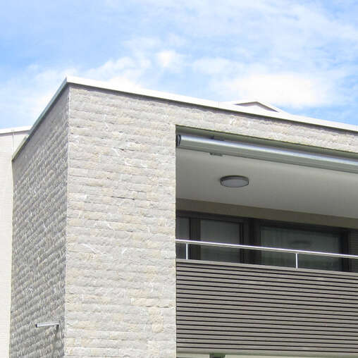 Stoneface Naturstein Kalkstein Pietra Piasentina bruchroh