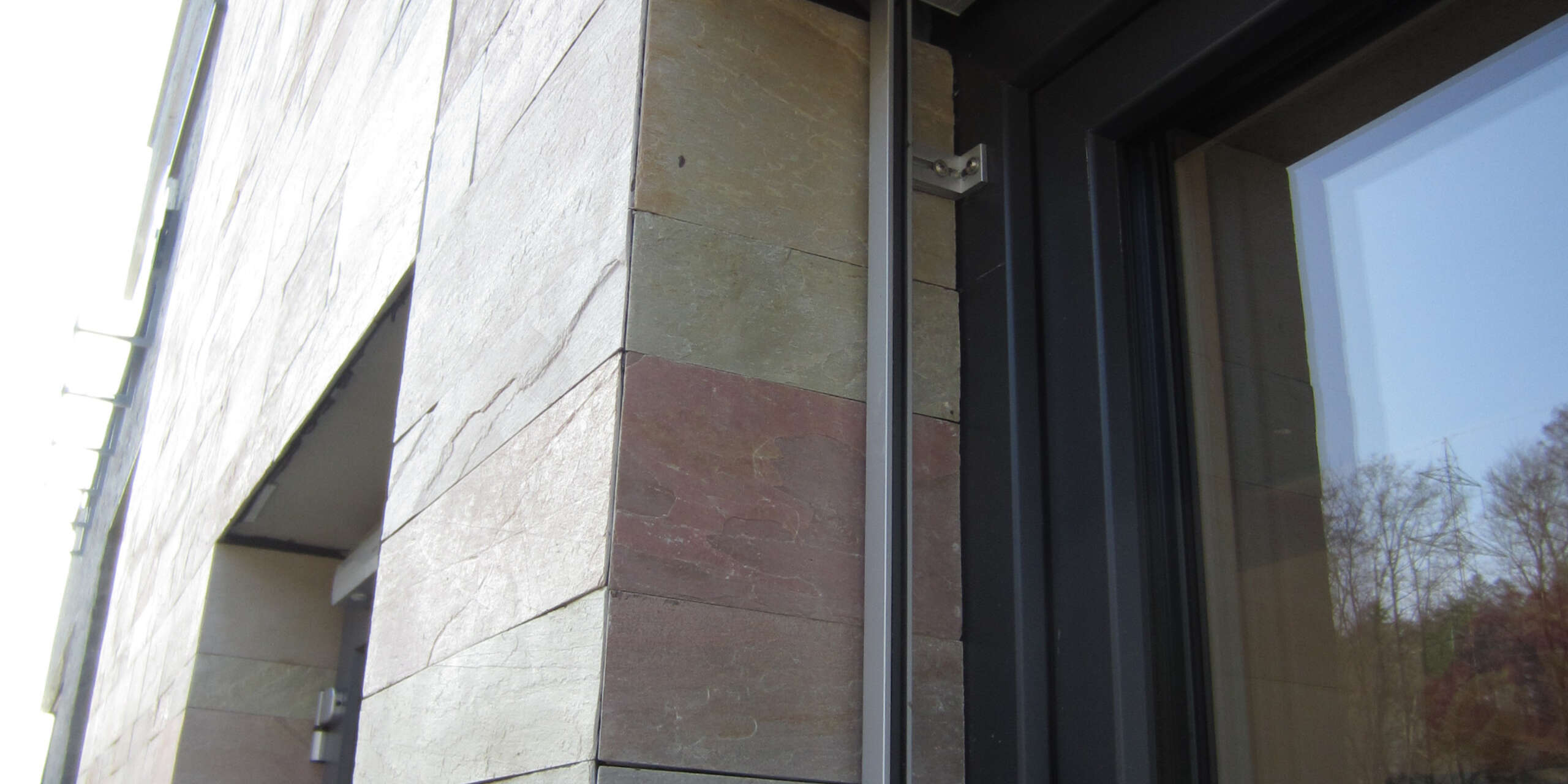 Naturstein Quarzit Sarazza Schiefer bruchroh